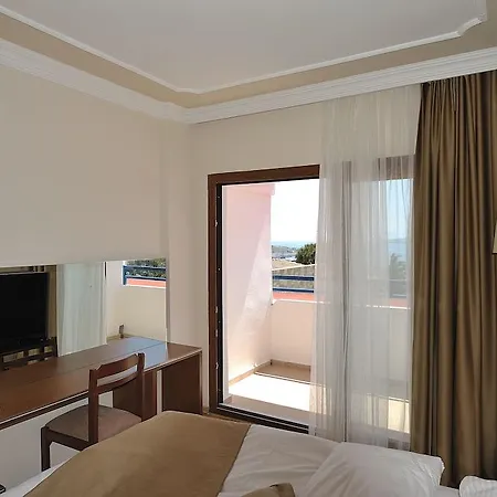 The Life Gumbet Hill 4* בודרום