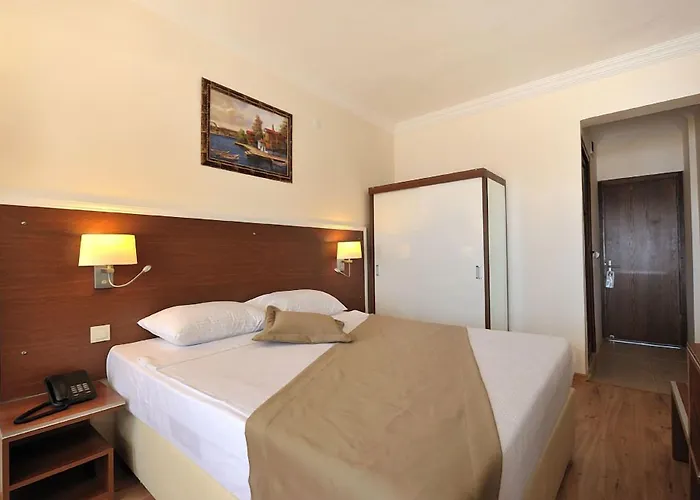 The Life Hill Hotel 4*