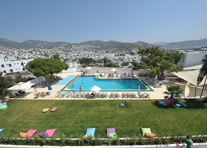 The Life Hill Hotel 4*