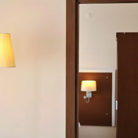 Hotell The Life Hill 4*