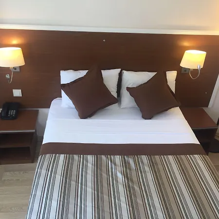 Hotell The Life Hill 4*