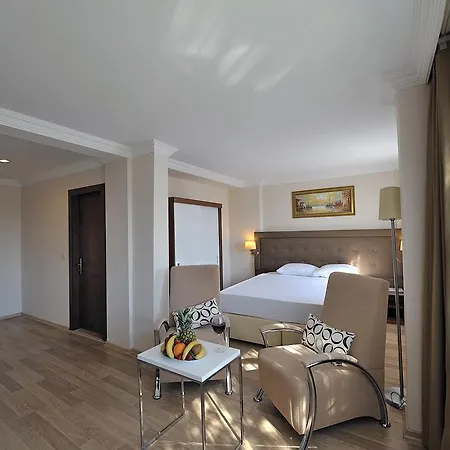 Hotell The Life Hill 4*