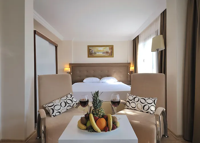 Ξενοδοχείο The Life Hill 4*