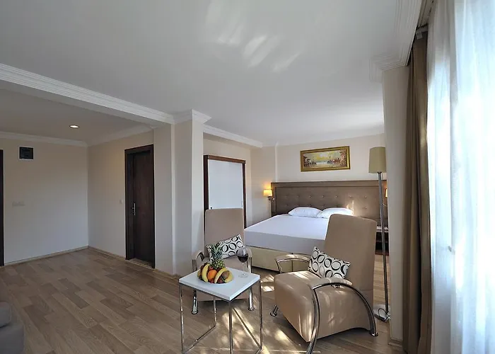 Ξενοδοχείο The Life Hill 4*